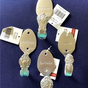 Set of 4 new Spoon Hooks